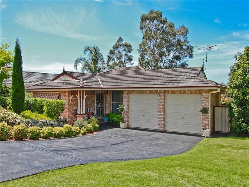4 Crosbie Close, Maryland NSW 2287