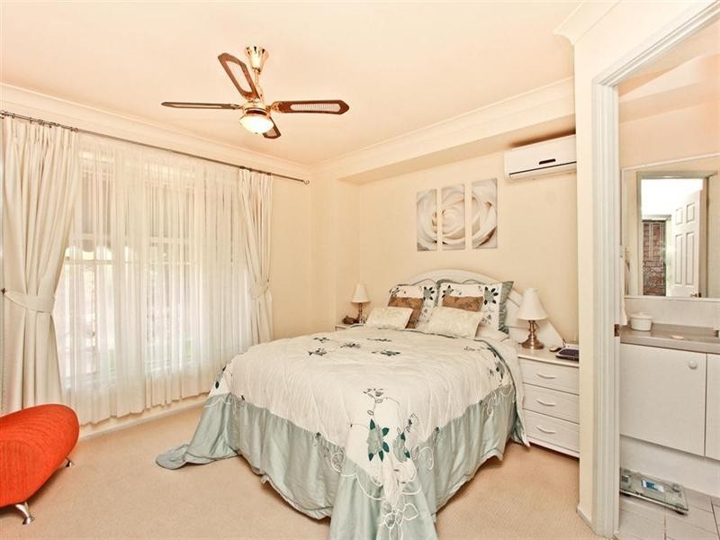 4 Crosbie Close, Maryland NSW 2287