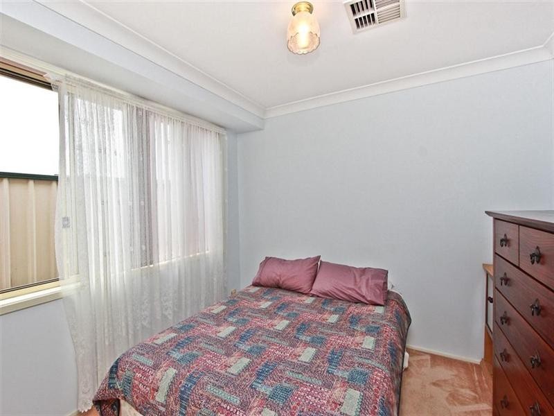 29 Nightingale Crescent, Cameron Park NSW 2285