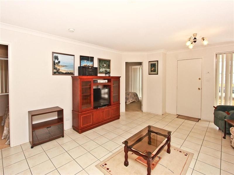 11 Crown Street, Stockton NSW 2295