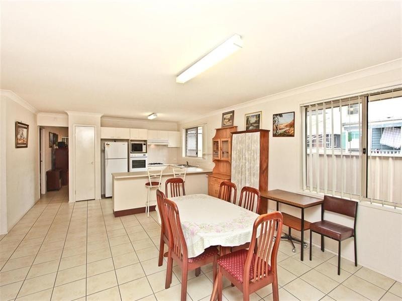 11 Crown Street, Stockton NSW 2295