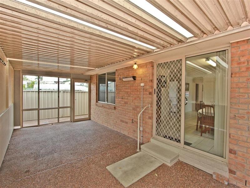 11 Crown Street, Stockton NSW 2295