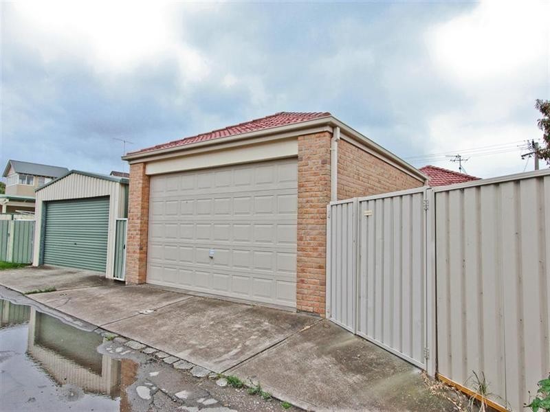 11 Crown Street, Stockton NSW 2295