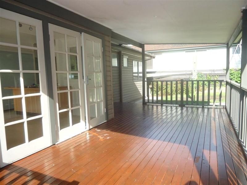 8 Lisa Avenue, Warners Bay NSW 2282