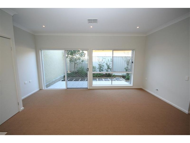 1/21 Seaman Avenue, Warners Bay NSW 2282