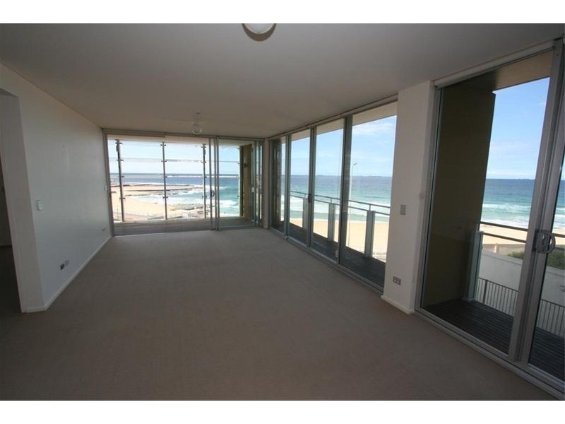 Unit 7 303/61 Shortland Esplanade, Newcastle NSW 2300