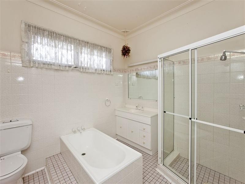 126 Croudace Road, Elermore Vale NSW 2287