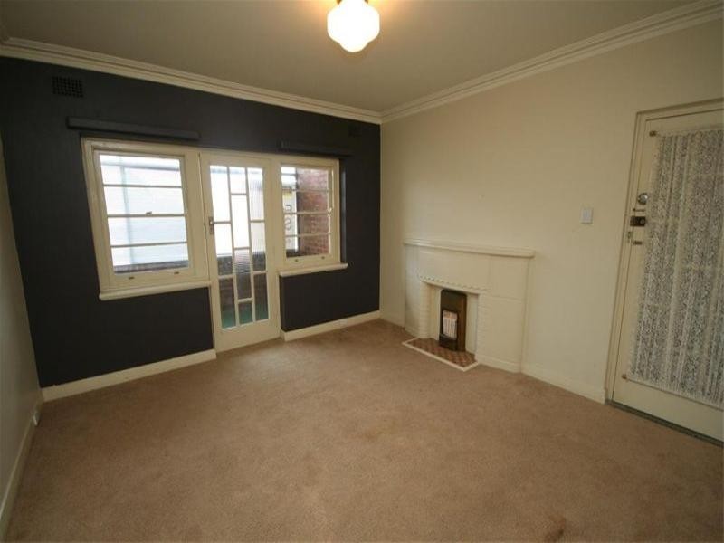 8/76 Parkway Avenue, Cooks Hill NSW 2300