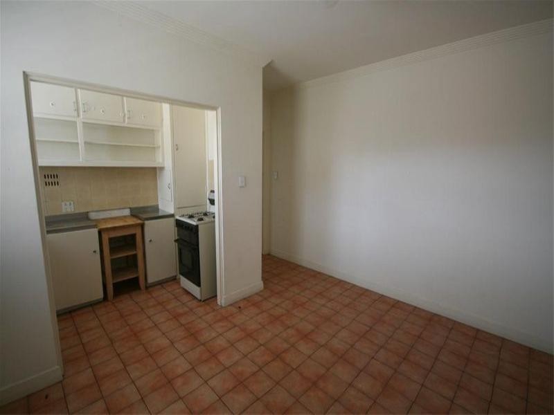 8/76 Parkway Avenue, Cooks Hill NSW 2300