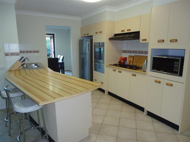 14 Woodside Drive, Eleebana NSW 2282