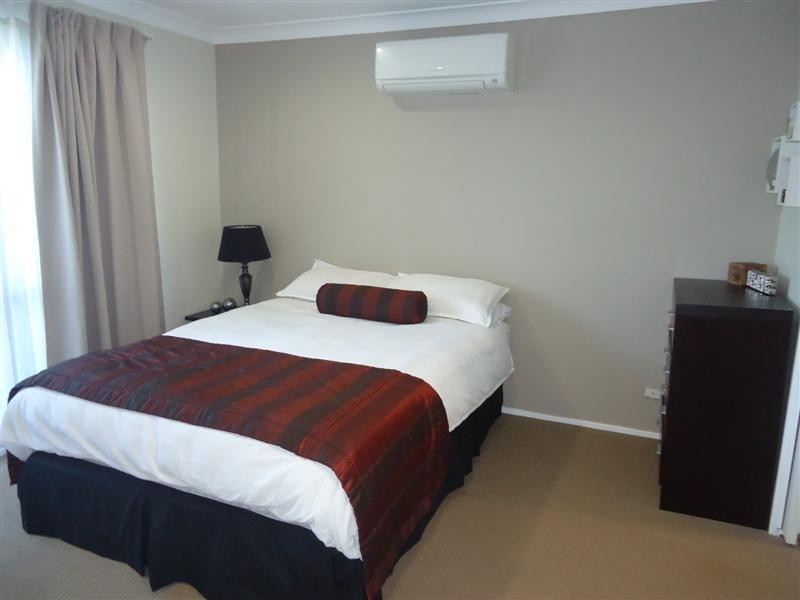 14 Woodside Drive, Eleebana NSW 2282