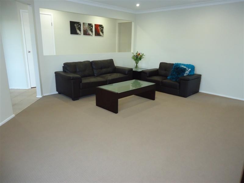 14 Woodside Drive, Eleebana NSW 2282