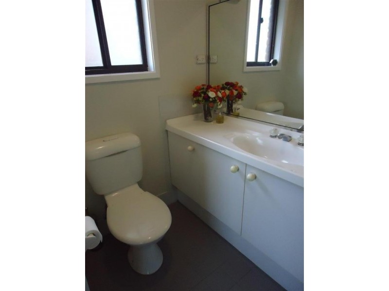 14 Woodside Drive, Eleebana NSW 2282