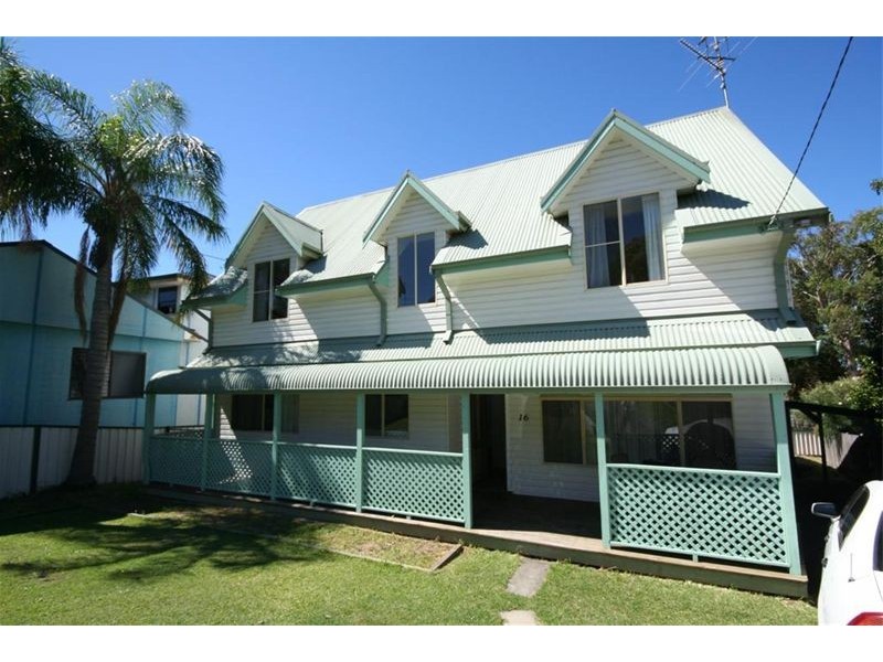 16 Kananook Crescent, Belmont North NSW 2280