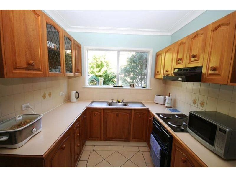 16 Kananook Crescent, Belmont North NSW 2280
