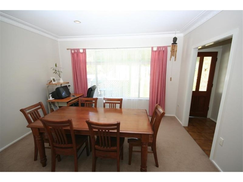 16 Kananook Crescent, Belmont North NSW 2280