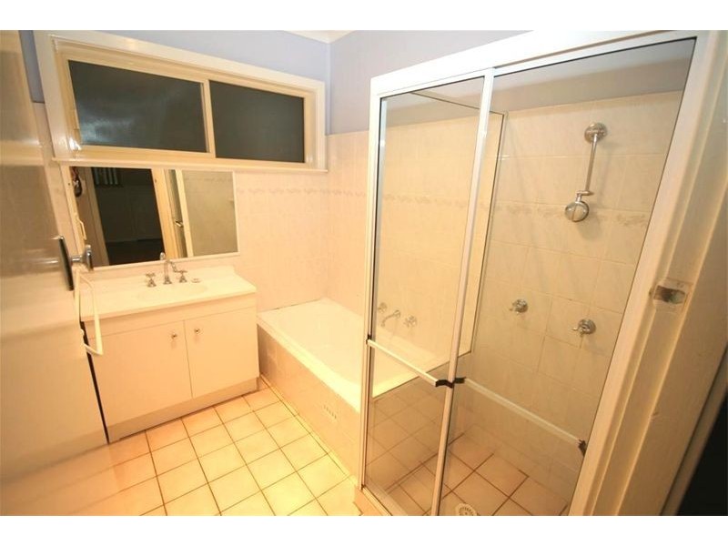 16 Kananook Crescent, Belmont North NSW 2280