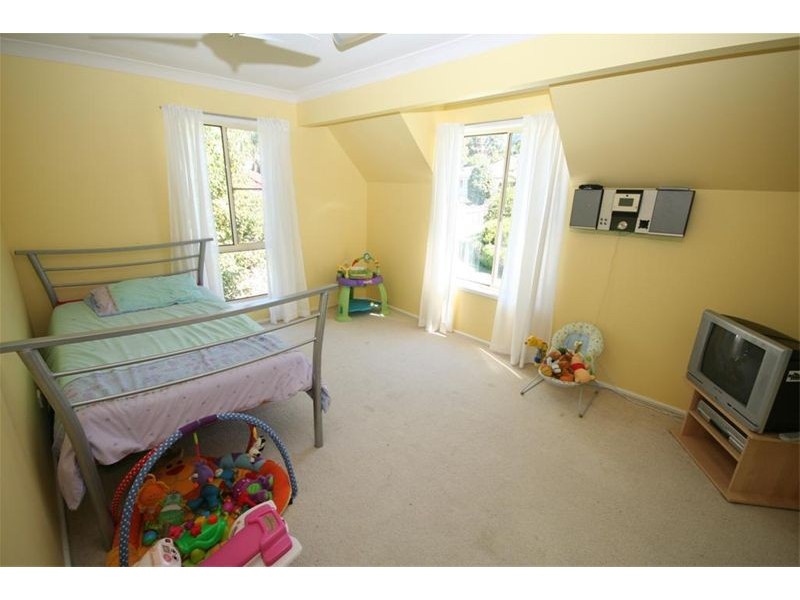 16 Kananook Crescent, Belmont North NSW 2280