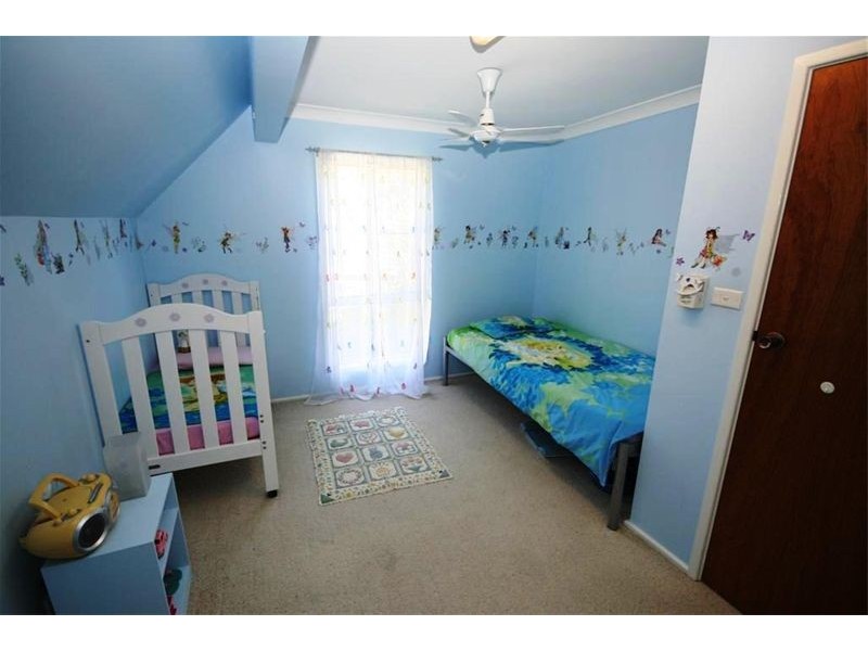 16 Kananook Crescent, Belmont North NSW 2280