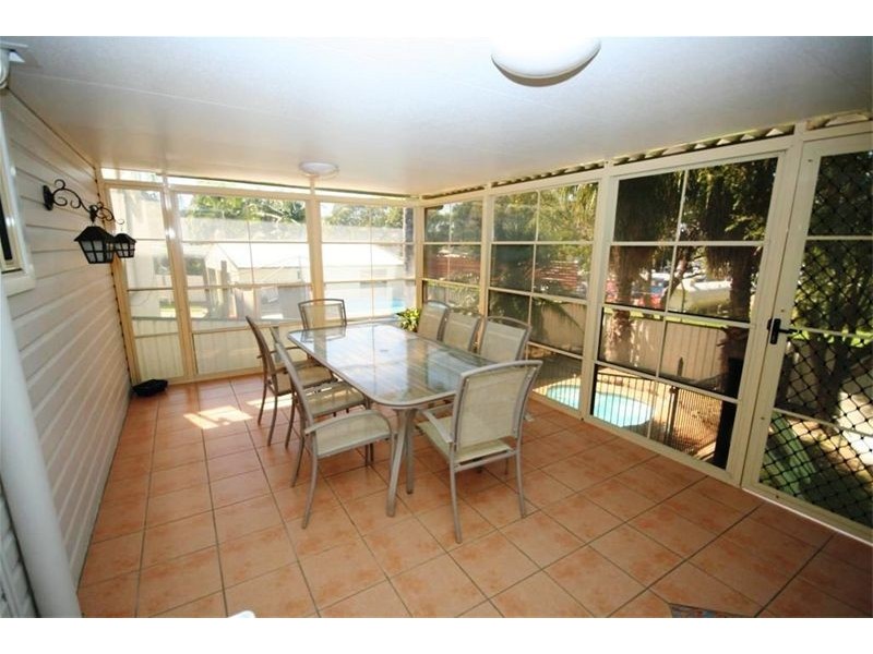 16 Kananook Crescent, Belmont North NSW 2280