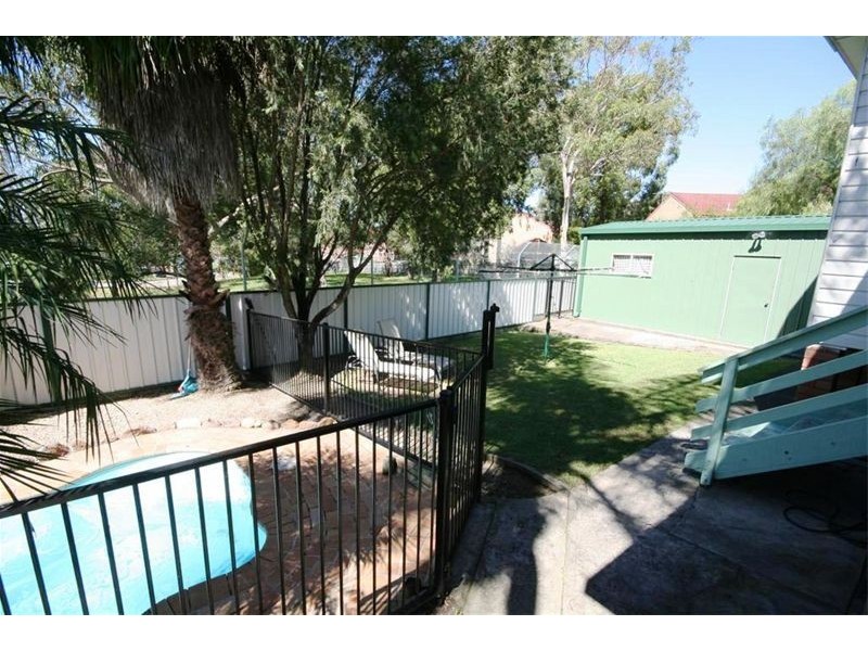 16 Kananook Crescent, Belmont North NSW 2280