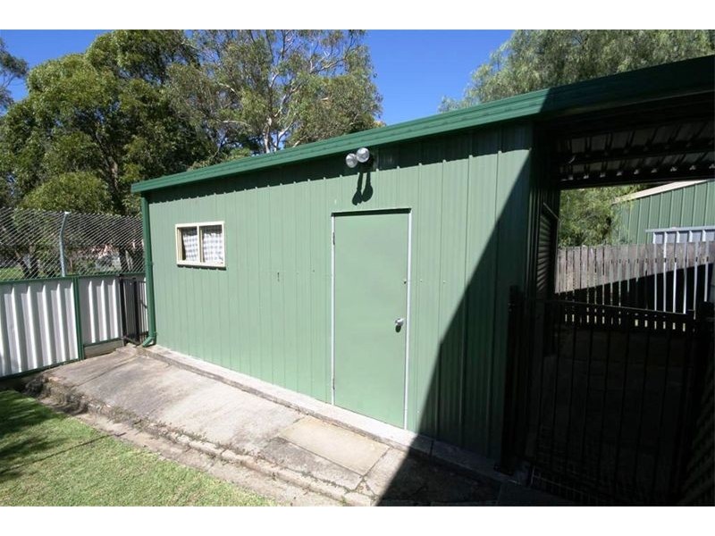 16 Kananook Crescent, Belmont North NSW 2280