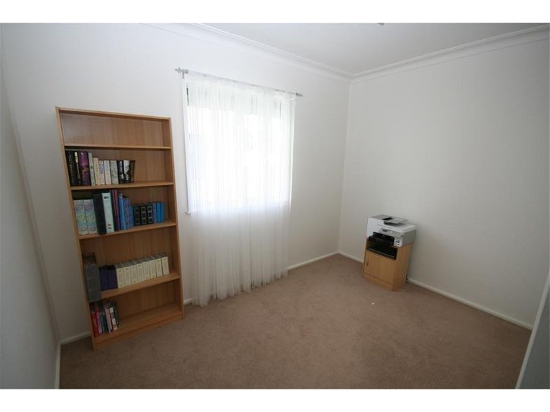 16 Kananook Crescent, Belmont North NSW 2280