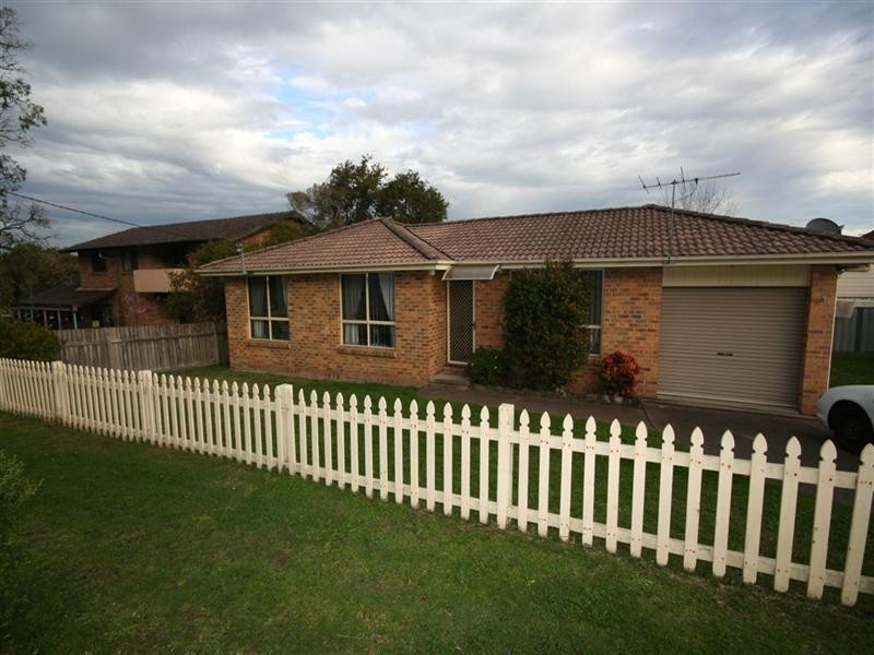2A Clare Street, Glendale NSW 2285