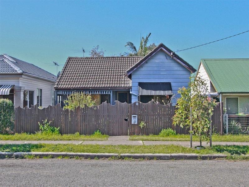 170 Douglas Street, Stockton NSW 2295