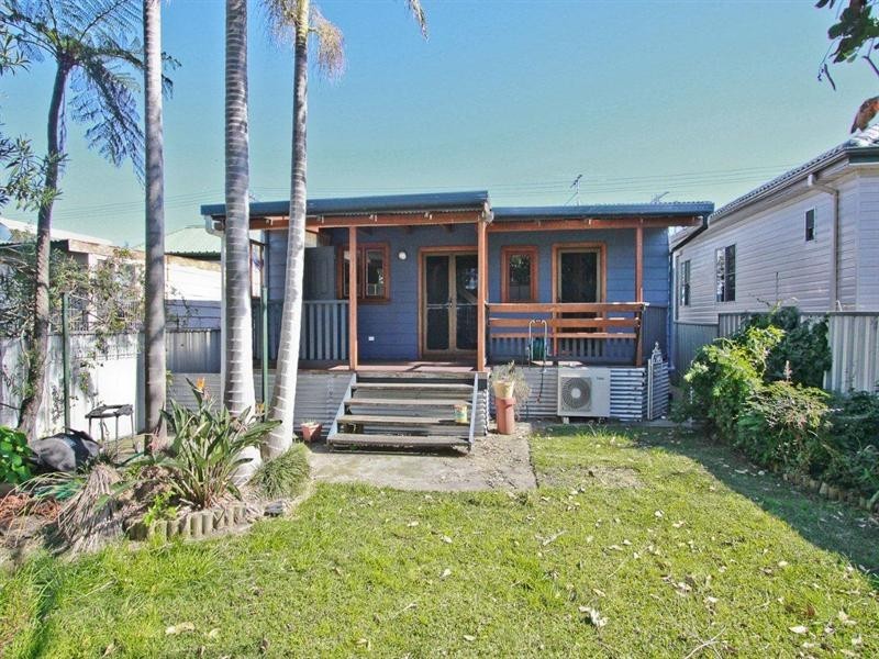 170 Douglas Street, Stockton NSW 2295