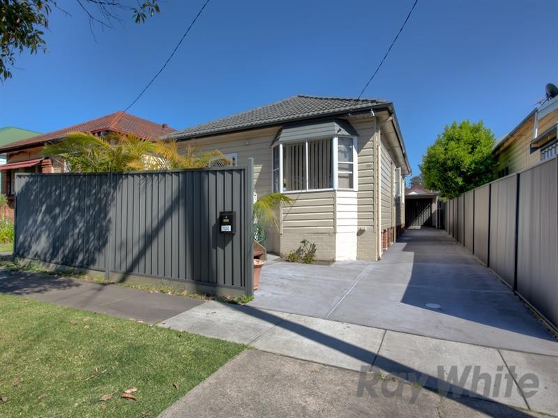 120 Barton Street, Mayfield NSW 2304