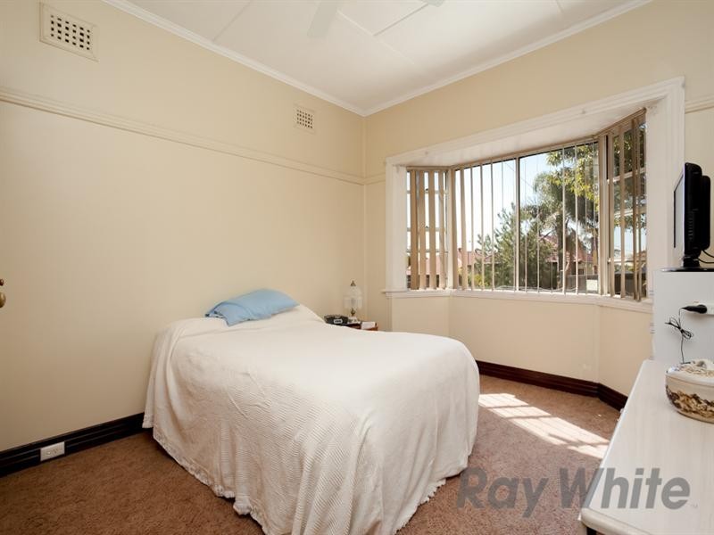 120 Barton Street, Mayfield NSW 2304