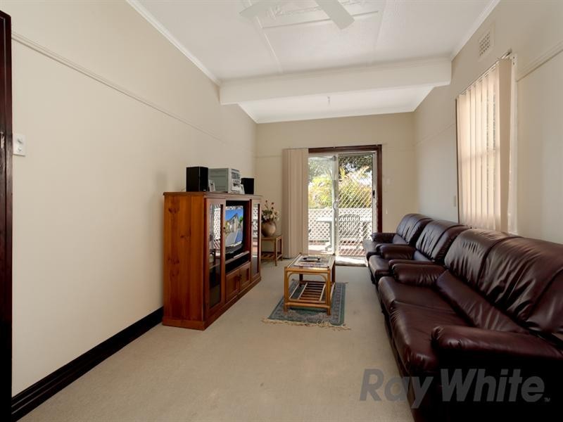 120 Barton Street, Mayfield NSW 2304