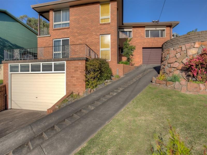 21 Yule Road, Merewether NSW 2291