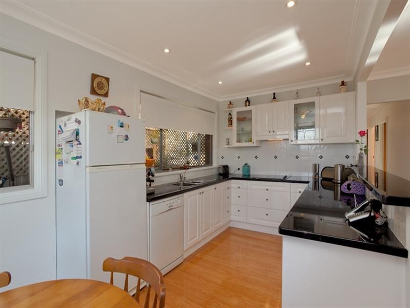 21 Yule Road, Merewether NSW 2291