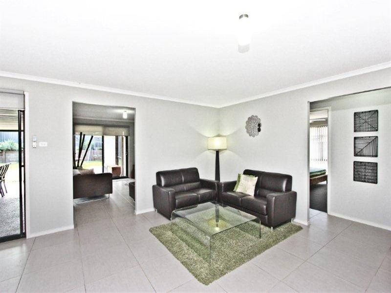 4 Billabong Drive, Cameron Park NSW 2285
