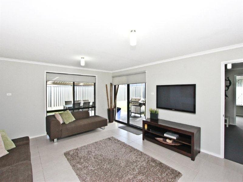 4 Billabong Drive, Cameron Park NSW 2285