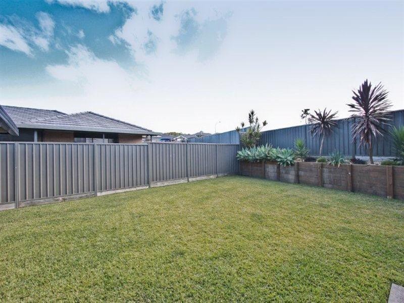 4 Billabong Drive, Cameron Park NSW 2285