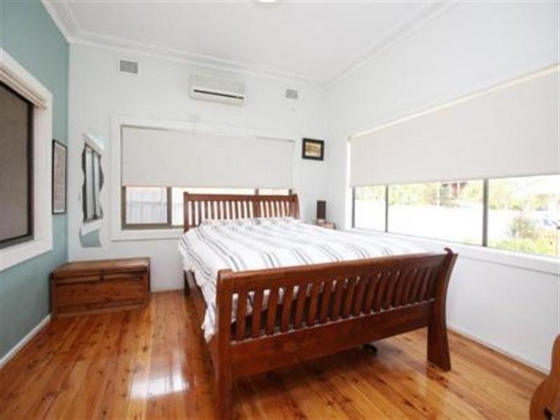 35 Brown Street, Redhead NSW 2290