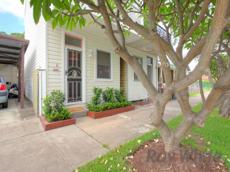 8 Hargrave Street, Carrington NSW 2294