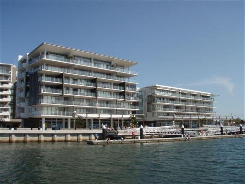 201/7 Honeysuckle Drive, Newcastle NSW 2300