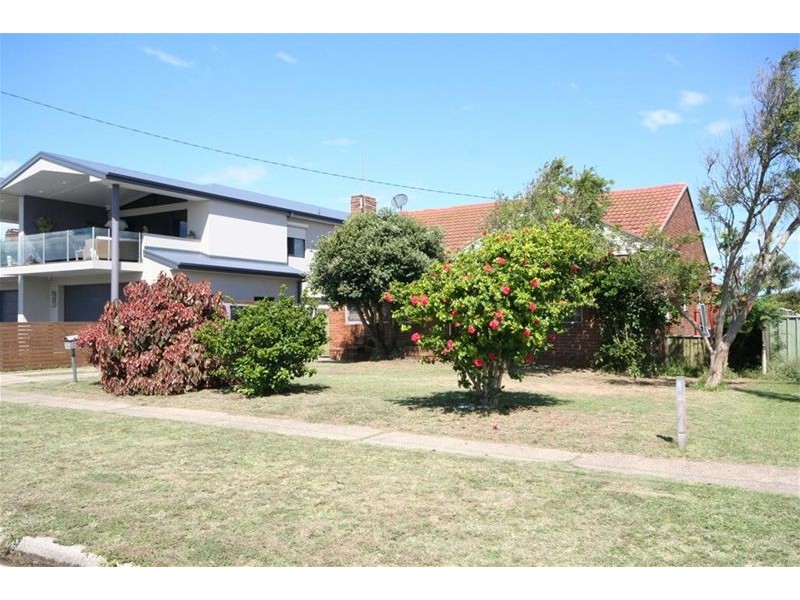 7 Stone Street, Stockton NSW 2295