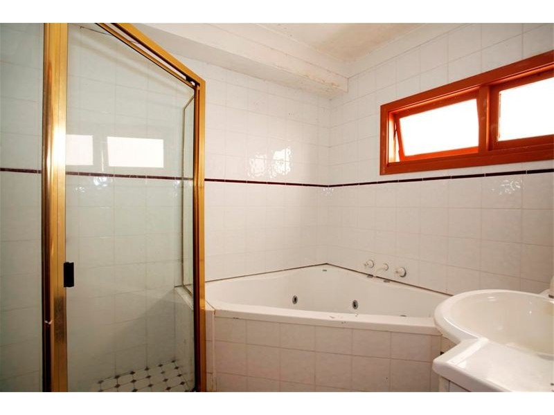 90 Nesca Parade, The Hill NSW 2300