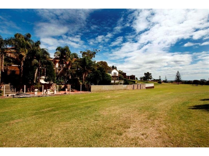 90 Nesca Parade, The Hill NSW 2300