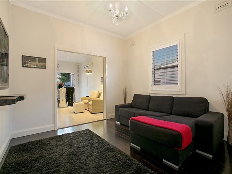 18 Sparke Street, Georgetown NSW 2298