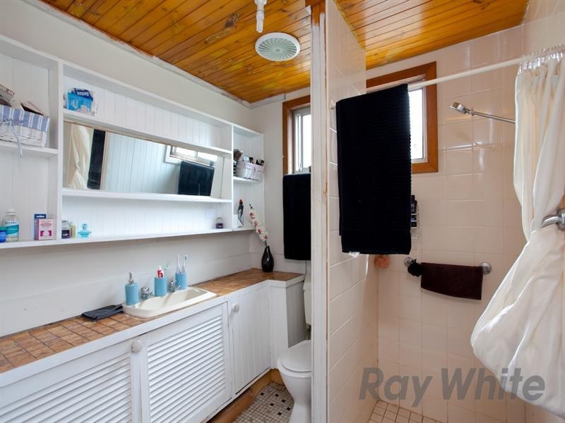 8 Pacific Street, Stockton NSW 2295