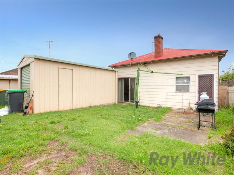 8 Pacific Street, Stockton NSW 2295