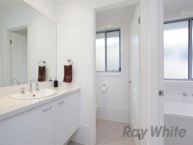 27 Tuckeroo Circuit, Adamstown NSW 2289