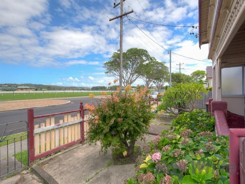 156 Dumaresq Street, Hamilton NSW 2303