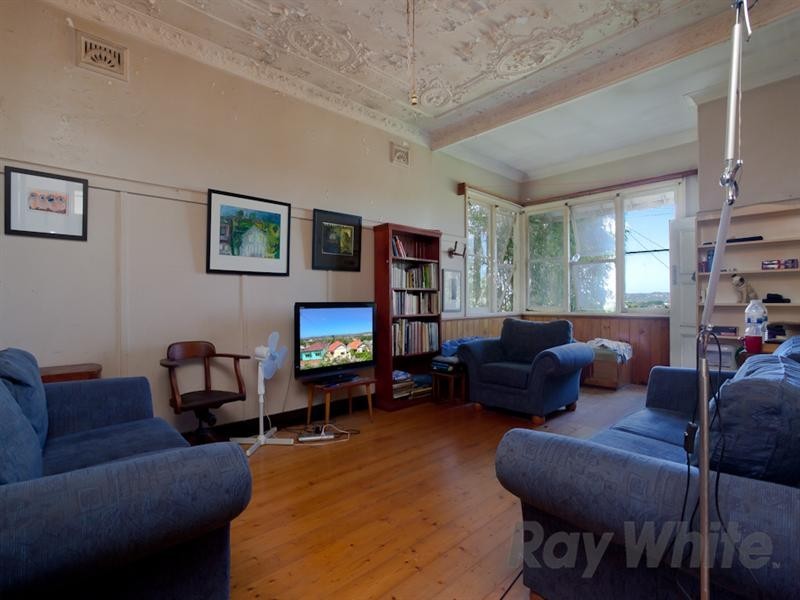 13 Cross Street, Mayfield NSW 2304